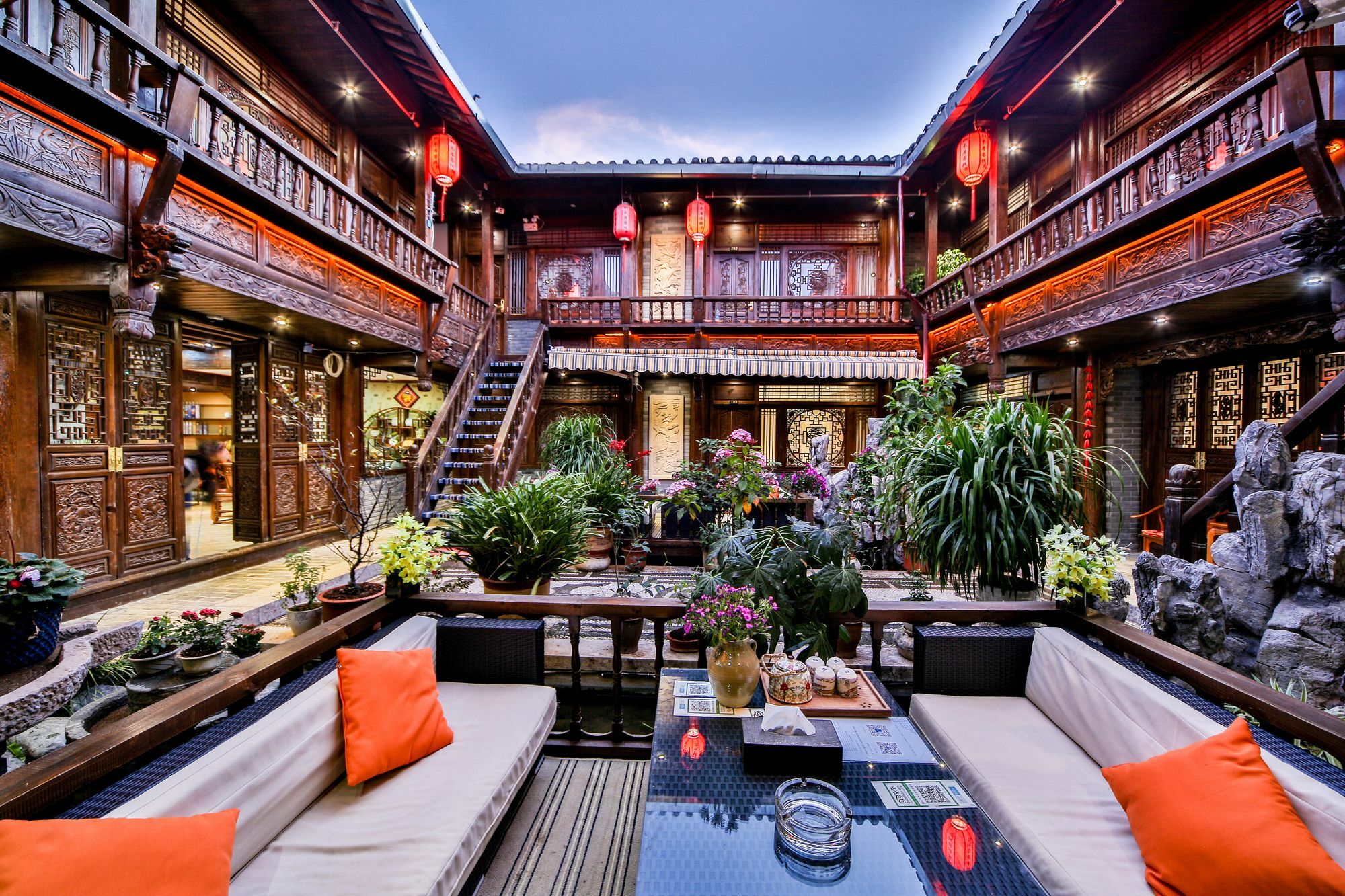 He Mu Ju Inn Zhongyi Branch Ліцзян Екстер'єр фото