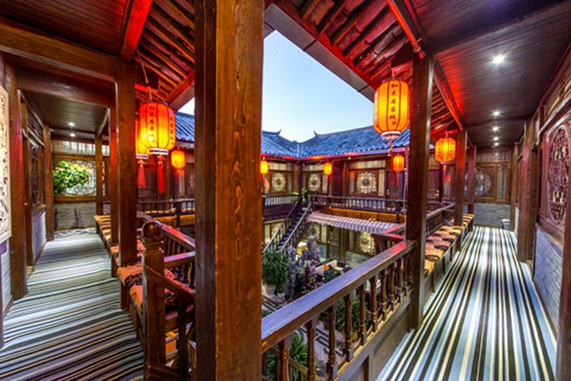 He Mu Ju Inn Zhongyi Branch Ліцзян Екстер'єр фото