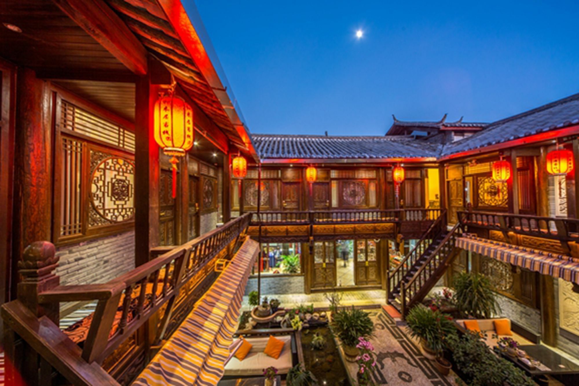 He Mu Ju Inn Zhongyi Branch Ліцзян Екстер'єр фото