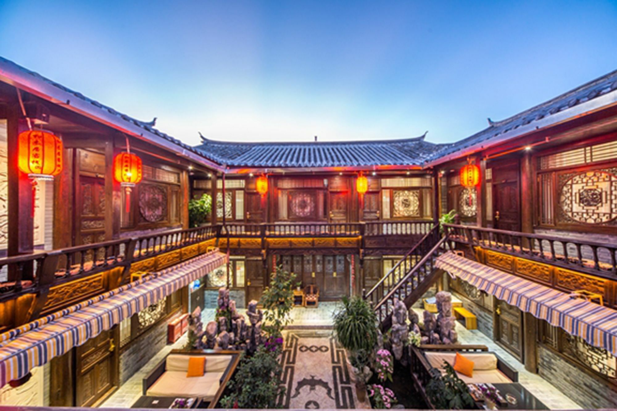 He Mu Ju Inn Zhongyi Branch Ліцзян Екстер'єр фото